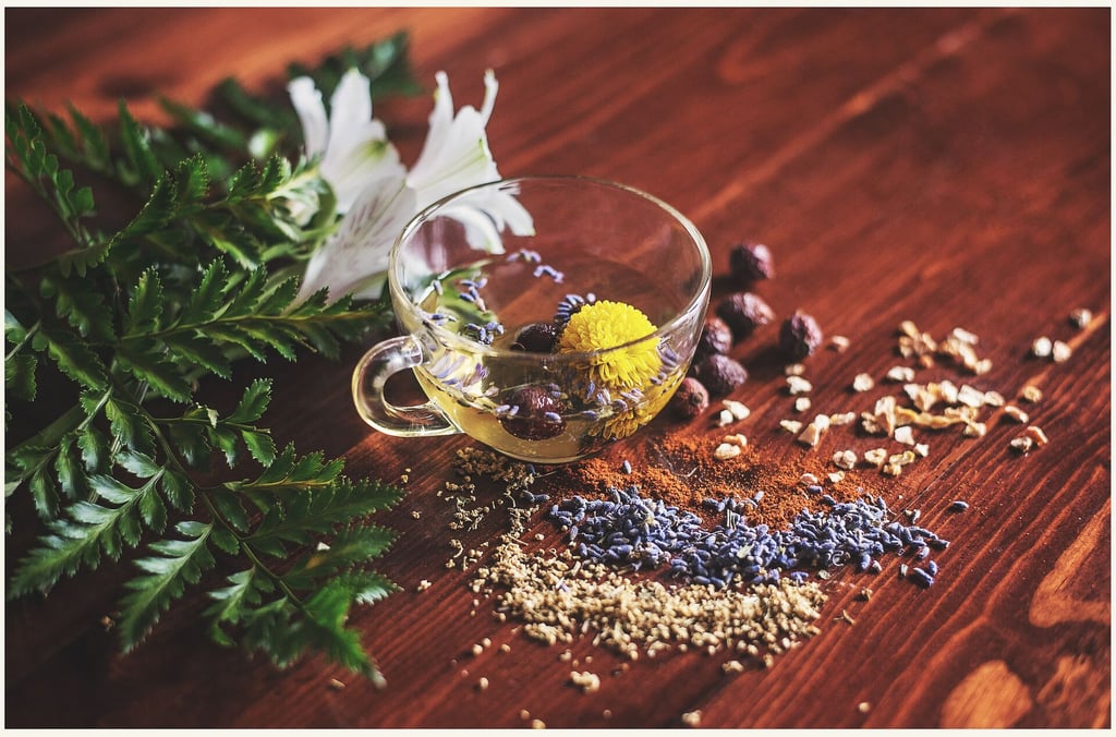 Hierbas naturales para preparar infusiones detox