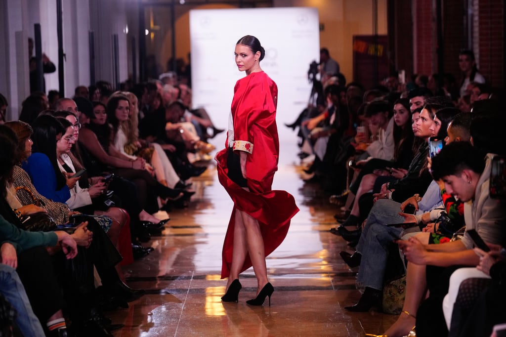 Pasarela. Una modelo presenta una creación de Hebra by Nuria Mejías Ruiz durante el evento Fashion Week Latam que se celebra esta semana en la ciudad de Madrid, España.