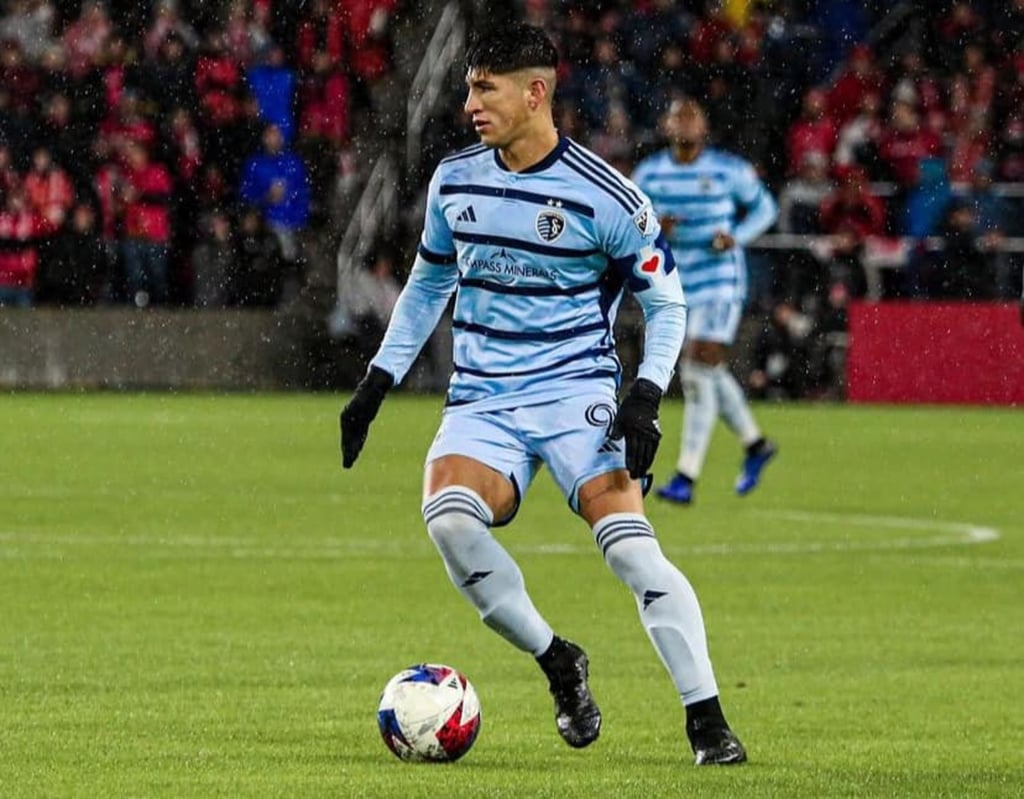 Reconocido. Alan Pulido, delantero mexicano del Sporting Kansas City, ha sido nombrado Jugador con Espíritu de Superación del Año de la MLS 2023.