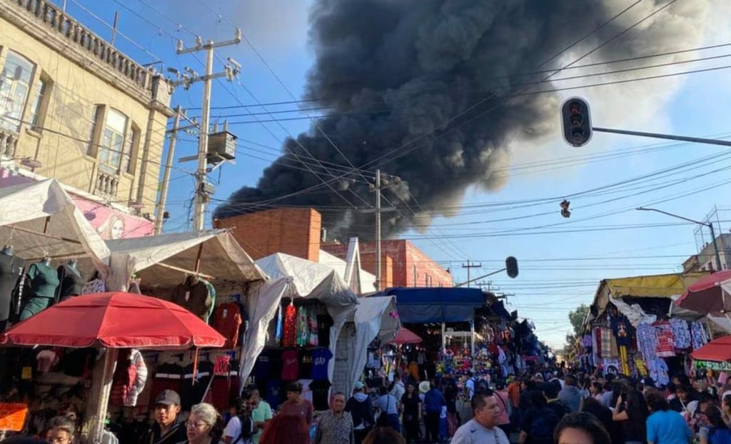 Fuerte Incendio Consume Bodega De Calzado En Tepito En La Cuauhtémoc