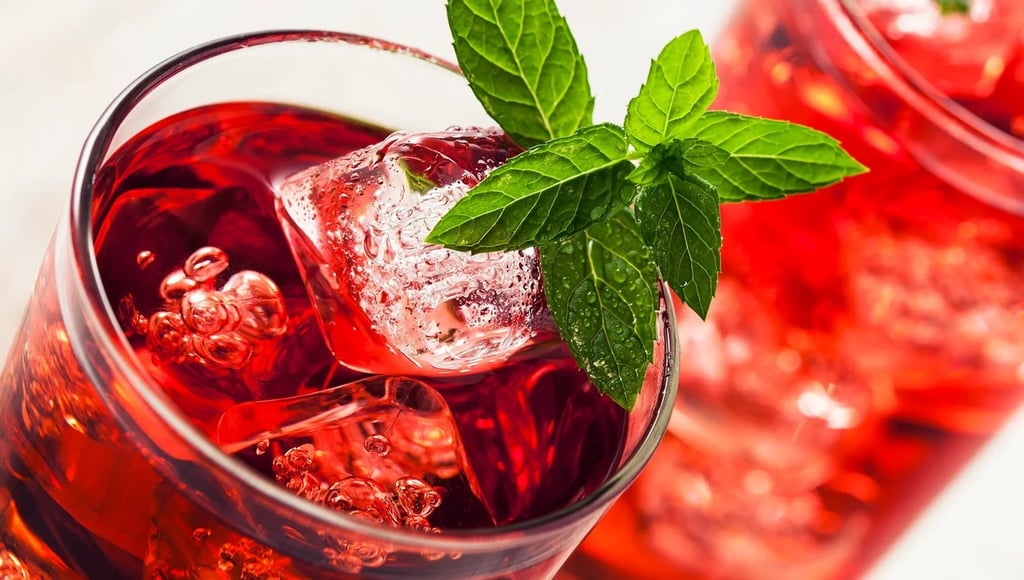 Aportes. La flor de Jamaica, como otro tipo de flores es rica en hierro y calcio, así como también una gran fuente de fibra.