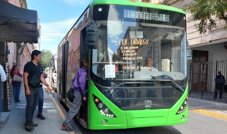Circulan camiones eléctricos en la ciudad de Durango