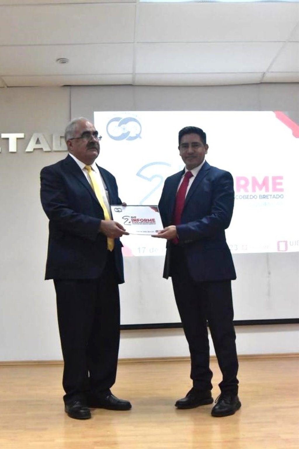 El rector Rubén Solís Ríos felicitó al Director por los resultados mencionados y resaltó la importancia de informar con transparencia sobre el desempeño de la institución.