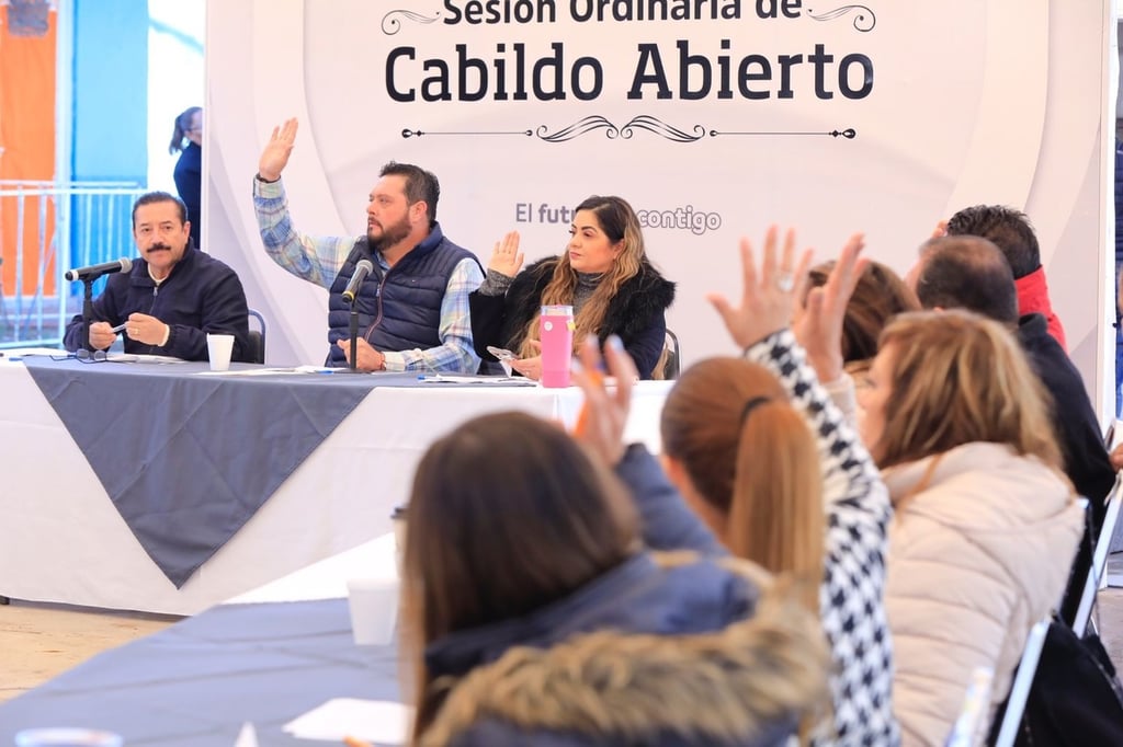 Atención. En sesión de Cabildo Abierto, vecinas de la colonia J. Guadalupe Rodríguez fueron escuchadas.