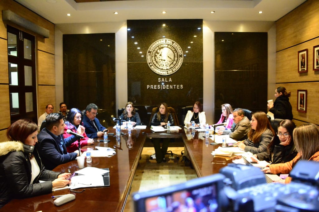 Procedimiento. La Comisión de Hacienda avanzó en el proceso de dictaminación de las iniciativas de Leyes de Ingresos de los Ayuntamientos, bajo un esquema de calendarización que ya permitió desahogar el primer paquete. 