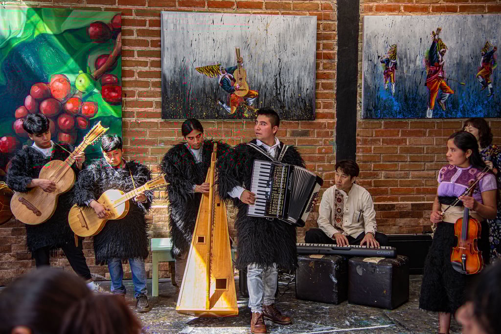 Palabras. 'Vengo a hacer comunicación entre los corazones a través de la música', declaró el artista durante su presentación en Chiapas.