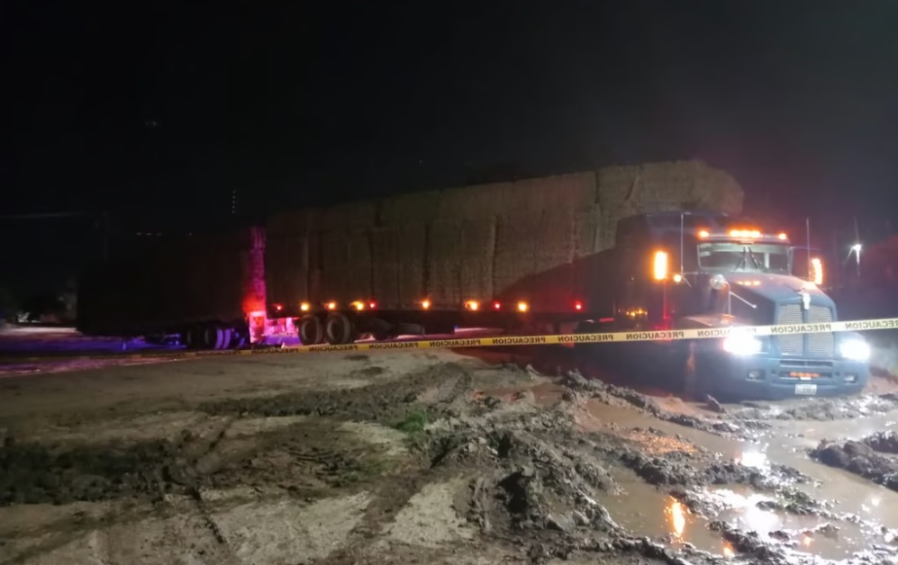 Localizan a un hombre sin vida junto al tráiler que operaba en Gómez Palacio