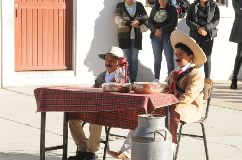 Celebran a México con festival y kermesse