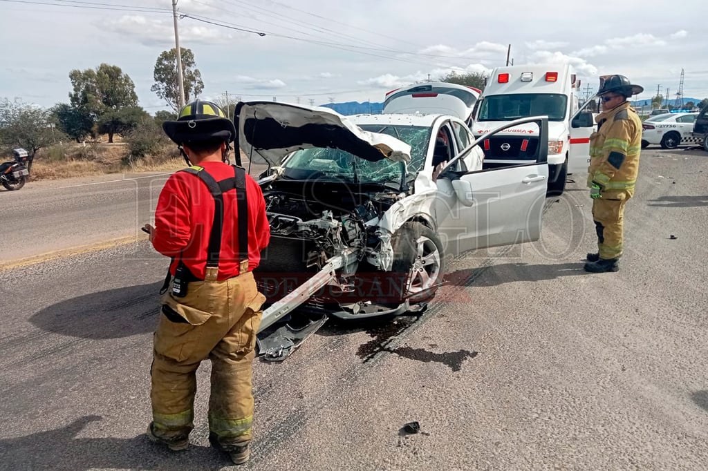 Accidente en crucero de periférico y carretera a El Mezquital deja solo daños materiales