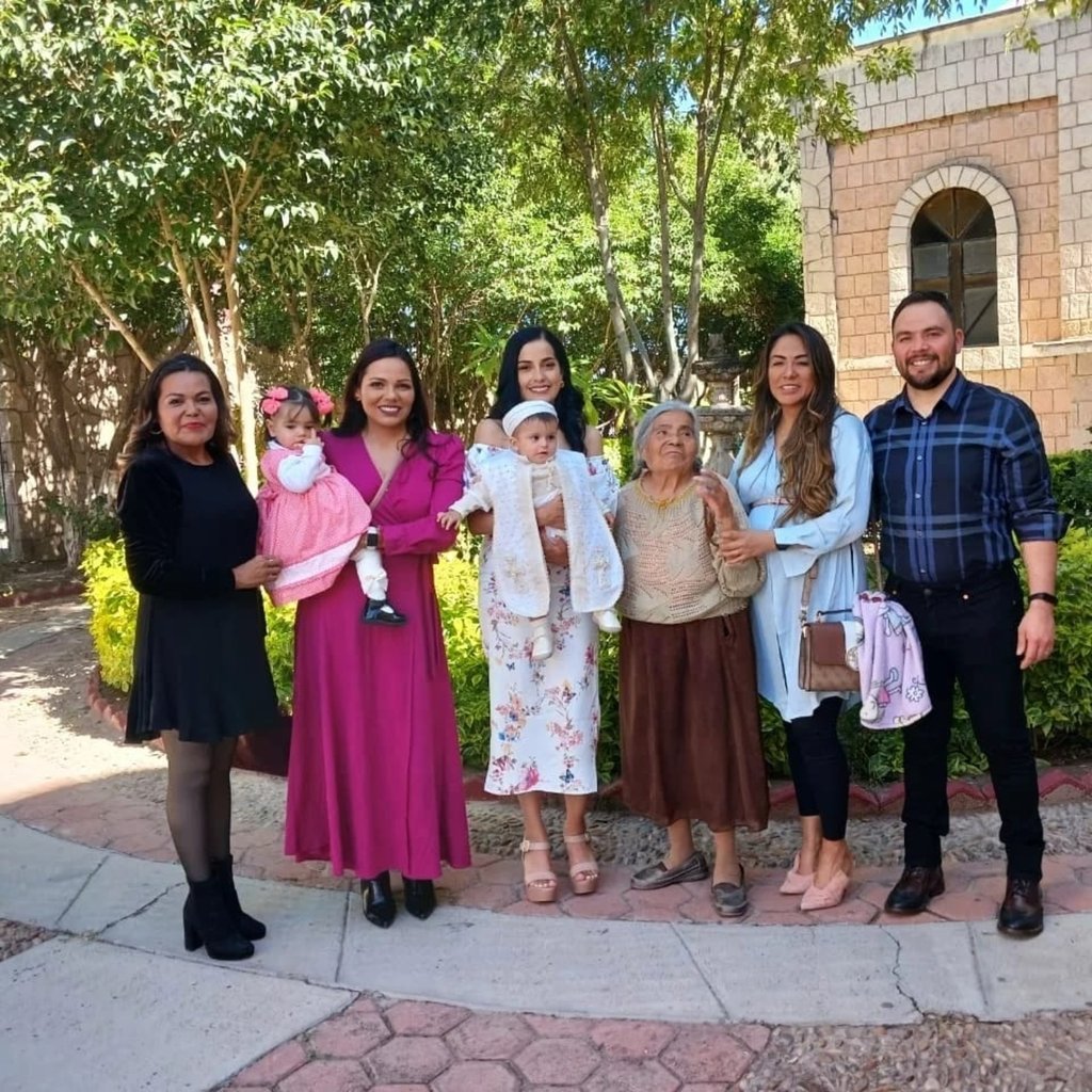 En este día tan importante estuvieron presentes amigos y familiares.