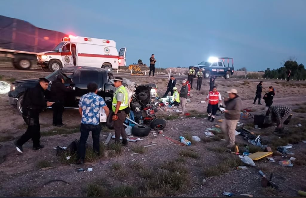 Accidente. El neumático de la camioneta se ponchó, ocasionando el percance. Uno de los hombres resultó con lesiones de gravedad.