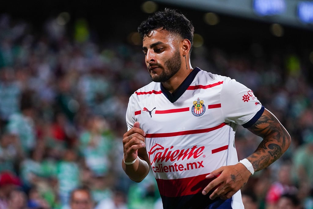  La afición de Pumas ya había tenido un fuerte recibimiento para Amaury Vergara y Fernando Hierro, dueño y director deportivo de Chivas, respectivamente, al abuchearlos mientras se dirigían al palco.