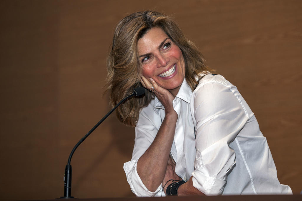 '¿Por qué no nos dejamos de tanta ma...?', Montserrat Oliver, en desacuerdo con el lenguaje inclusivo