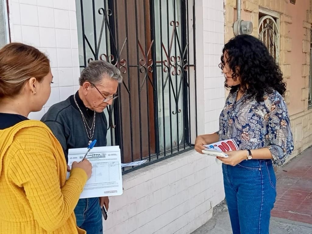 Acción. Personal del Instituto Municipal de la Mujer realiza recorridos en distintos puntos, tanto del área urbana como en la rural, brindando a los hombres toda la información necesaria para cumplir con el protocolo de denuncia anónima.
