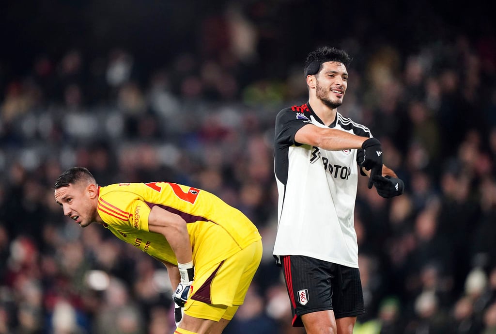 Doblete. Con un doblete del delantero mexicano Raúl Jiménez, Fulham consiguió su victoria más abultada del curso al aplastar 5-0 a Nottingham Forest.