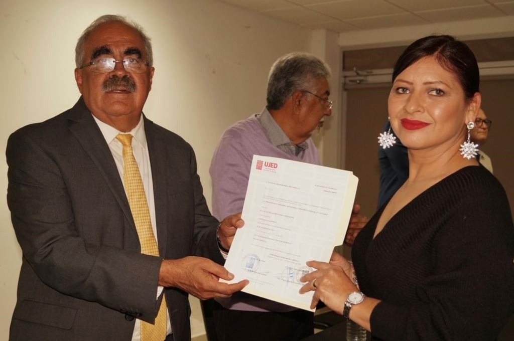 Solís Ríos destacó que las titularidades otorgadas brindan certidumbre laboral y estabilidad en el trabajo de los docentes.