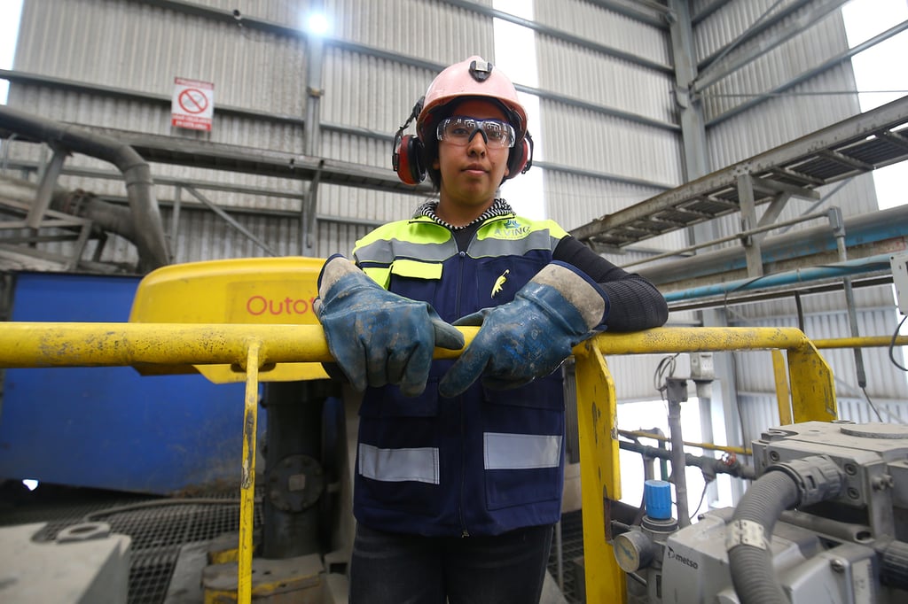 Apoyo. En 2024 se capacitará en áreas tecnológicas a las mujeres mineras para que puedan seguir escalando puestos.