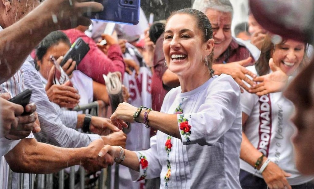 Sheinbaum promete mantener pensión a adultos mayores; 'Son héroes de la patria', destaca