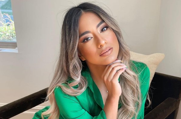 La actriz y cantante Ally Brooke dio a conocer la noche de este lunes que se ha comprometido con su novio Will Bracey, quien es un ejecutivo de la industria musical.