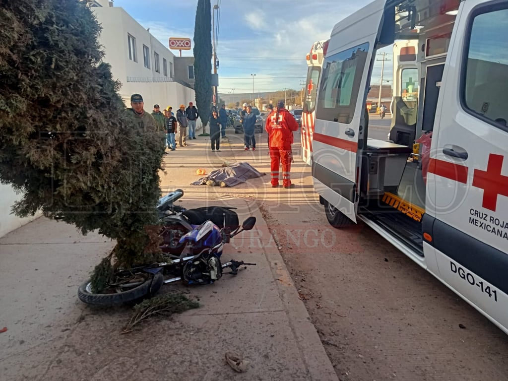Fallece motociclista al ser impactado por un vehículo en bulevar Primo de Verdad 