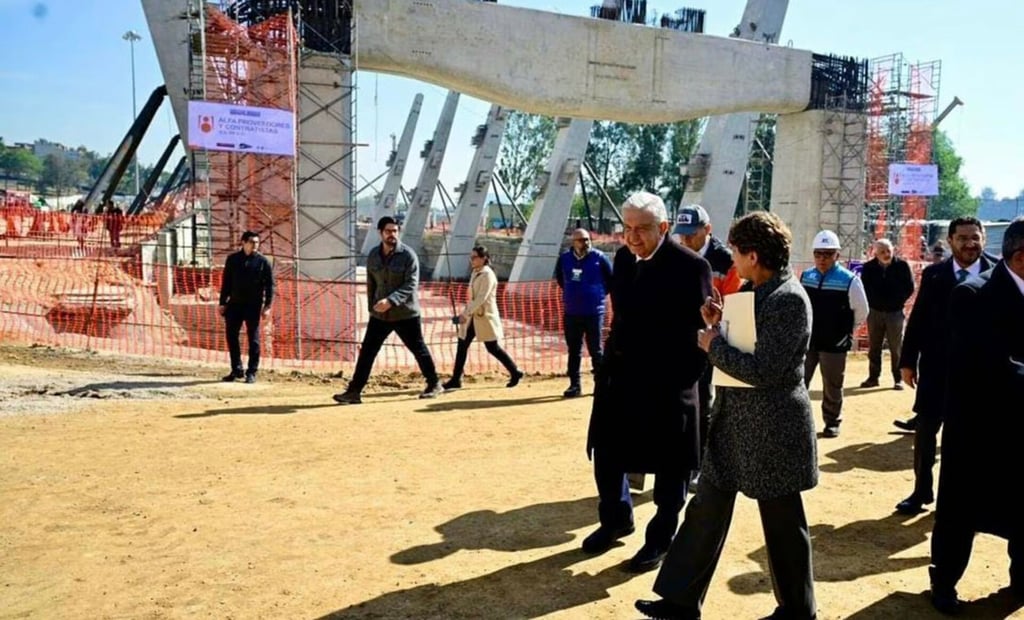 López Obrador supervisa avances del Tren Interurbano