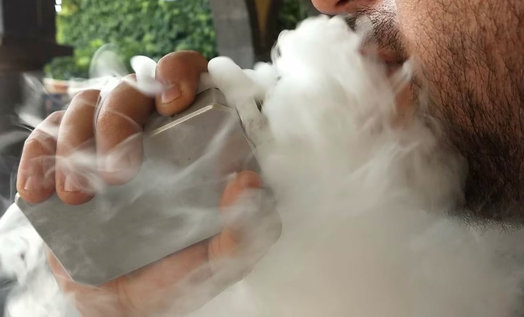 Acusan a jueces de proteger a productores de cigarrillo electrónicos