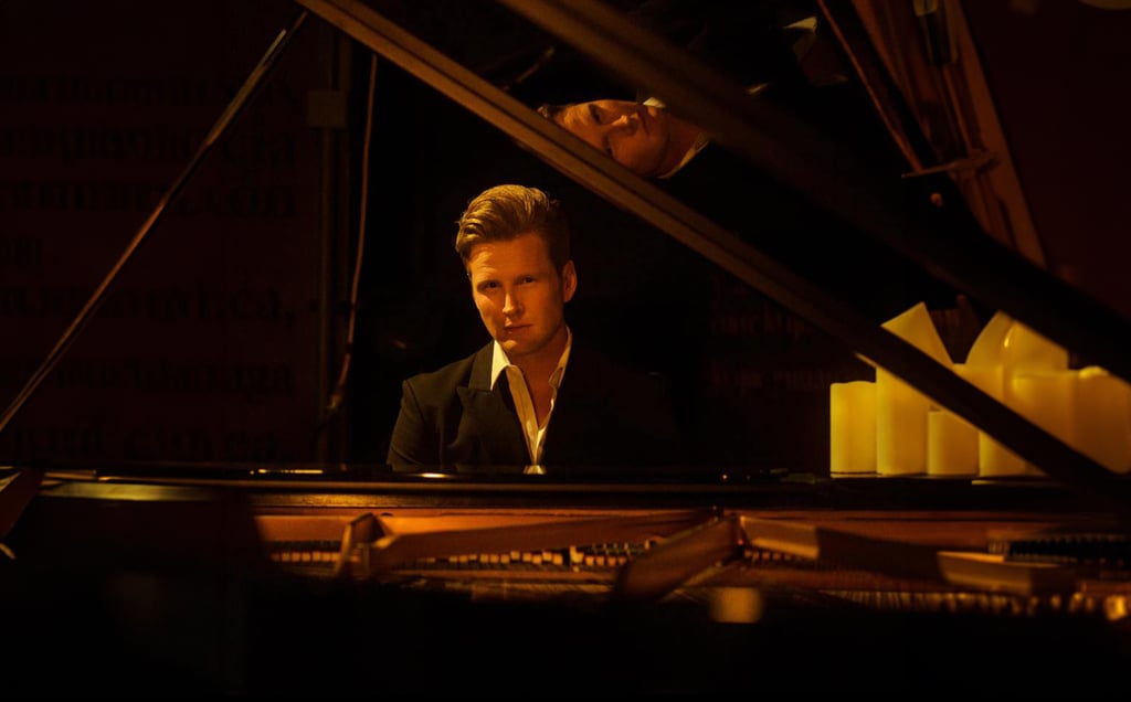 Alexander Acha vive la Navidad