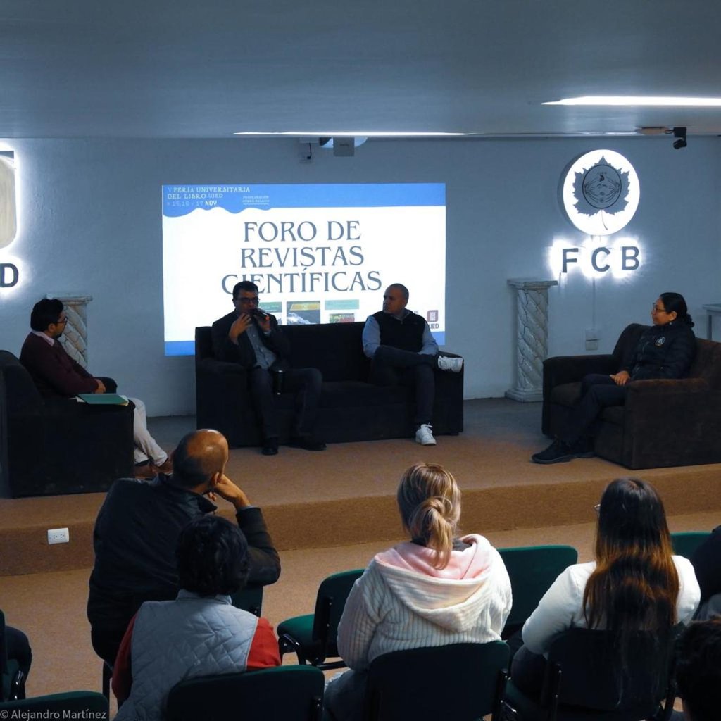 Exponentes. En el evento participaron editores como José Luis Hernández García (Agrofaz), Mónica Valdez Solana (Revista Mexicana de Industria y Salud), así como Jaime Sánchez Salas (Revista Áridociencia).