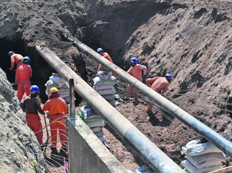 Al respecto, el presidente del comité de sostenibilidad de Pemex, Lorenzo Meyer Falcón, urgió a que haya reasignaciones presupuestales para 2024. (EL UNIVERSAL)