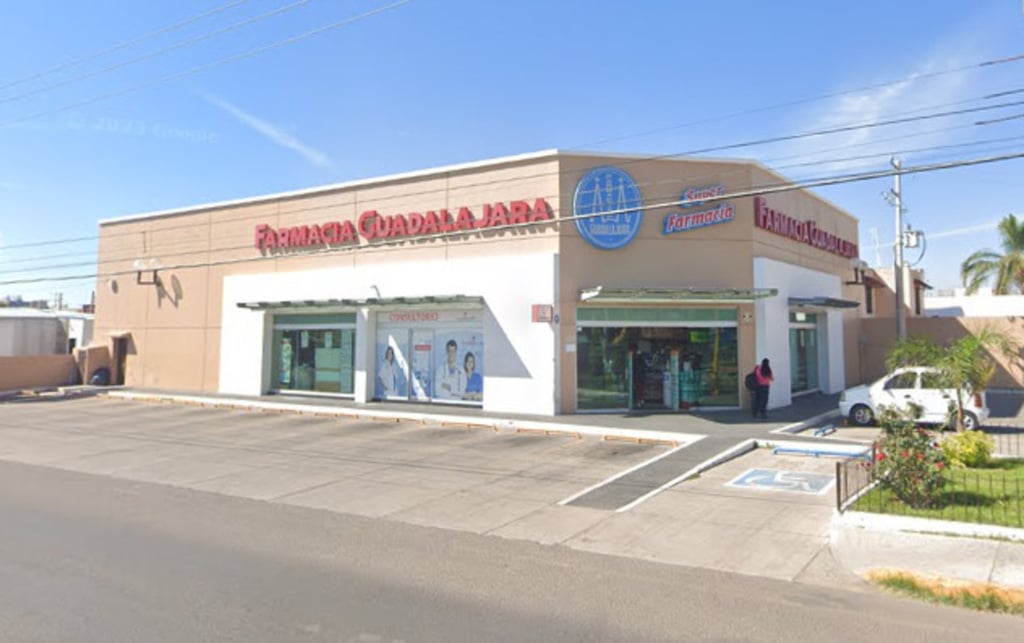 Vacuna. En esta farmacia, ubicada en el bulevar Durango, se vendieron y aplicaron las primeras vacunas Pfizer Comirnaty de 30 mcg contra el Covid en esta ciudad.