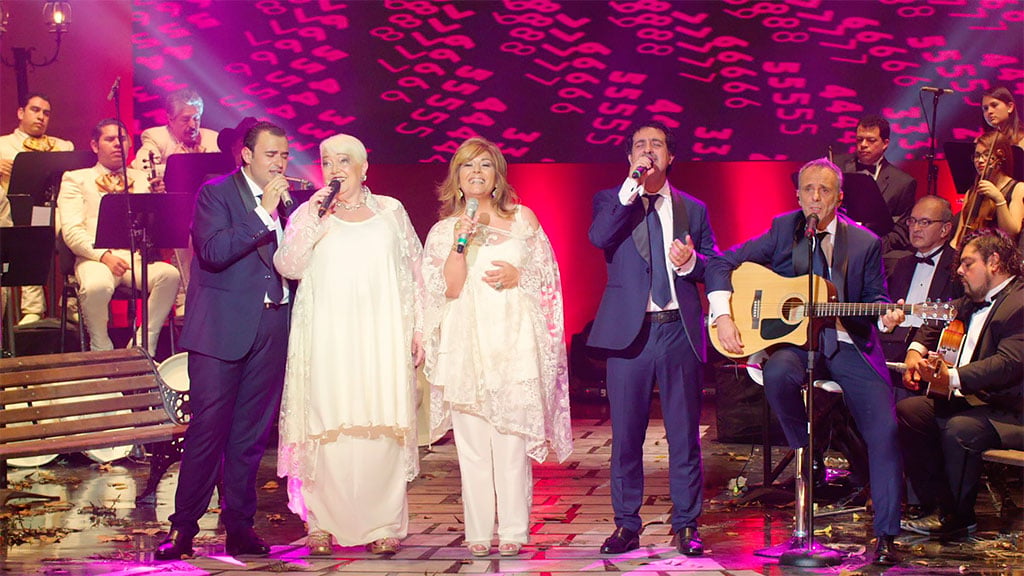 El documental 'Eres tú: De Mocedades a El Consorcio' recorre los 55 años de carrera musical de este grupo de músicos españoles, segundos en el festival de Eurovisión de 1973 y premiados con un Grammy en 2016 por su trayectoria, que siguen en plena actividad.