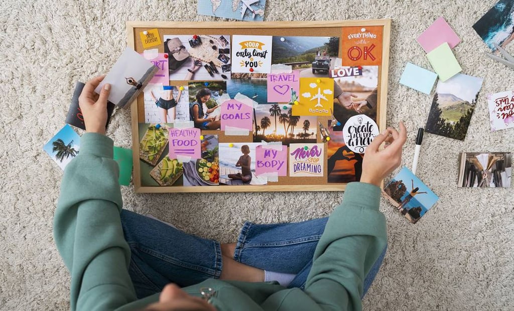 ¿Qué es y cómo crear un 'vision board' para 2024?