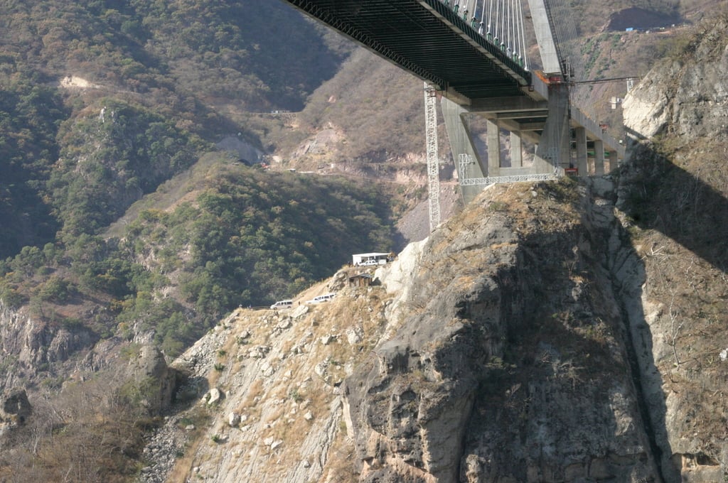 Agreste. No se documentó que algún sitio o vestigio hubiera sido impactado o dañado directamente por la construcción de la supercarretera.