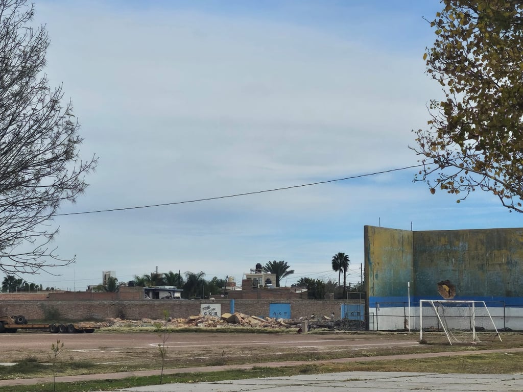 Modernizarán las canchas del CCH; aún no hay proyecto