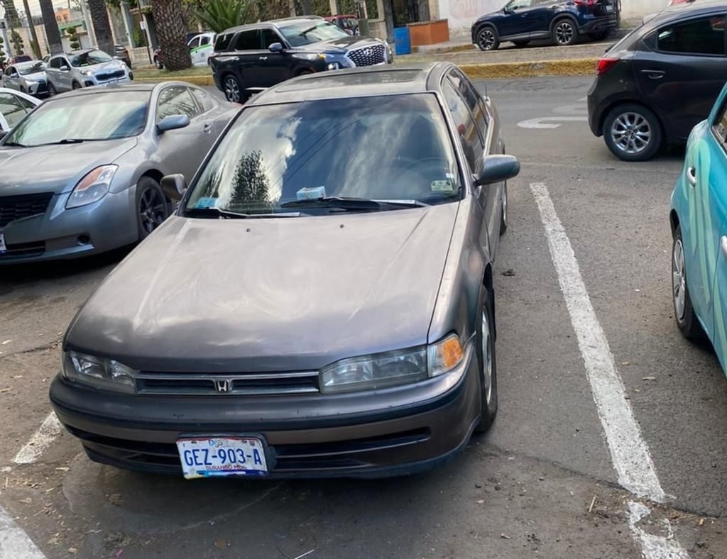 En la colonia Nueva Vizcaya, mientras una mujer trabajaba, le robaron su carro.