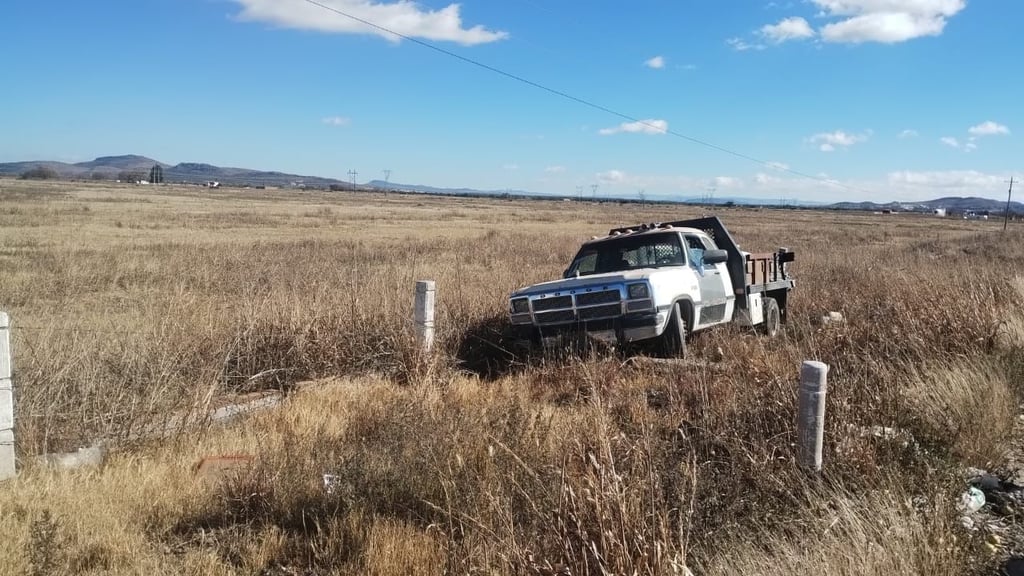 Par de camionetas chocan en carretera Durango-Zacatecas