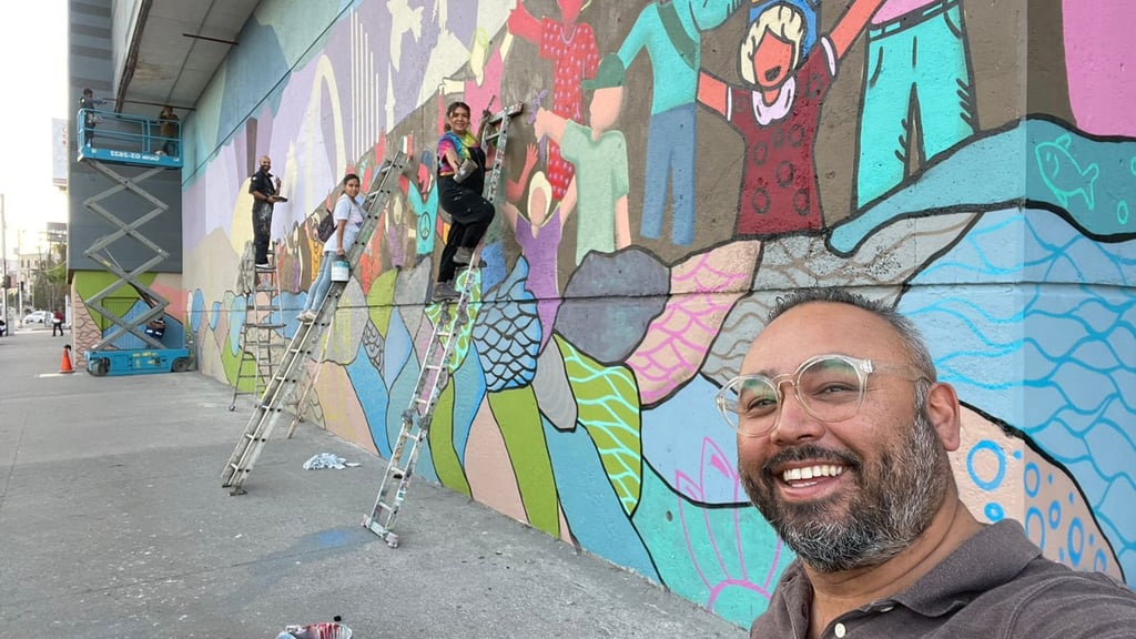 Artista mexicano, Enrique Chiu, deja mural en Baja California