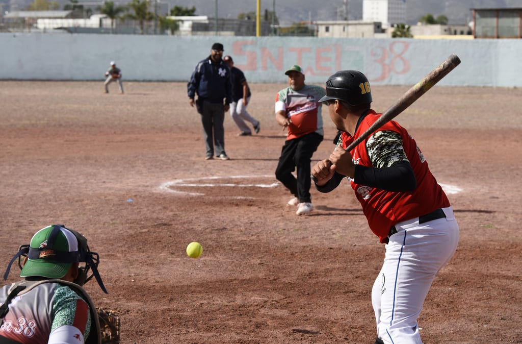 Sábado de softbol