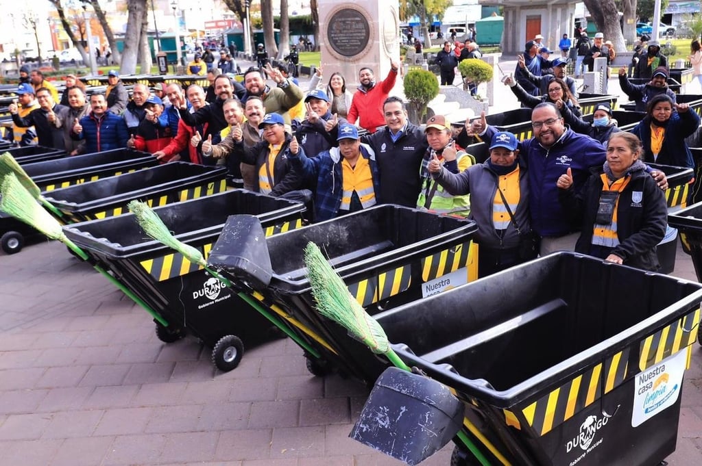 Equipo. Personal de Barrido Manual recibió sus nuevos 'perroncitos' para mantener limpia la ciudad. 