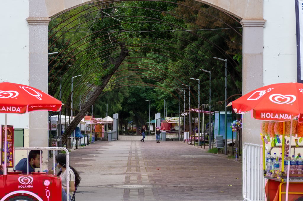 Roban vehículo en el Parque Guadiana de Durango