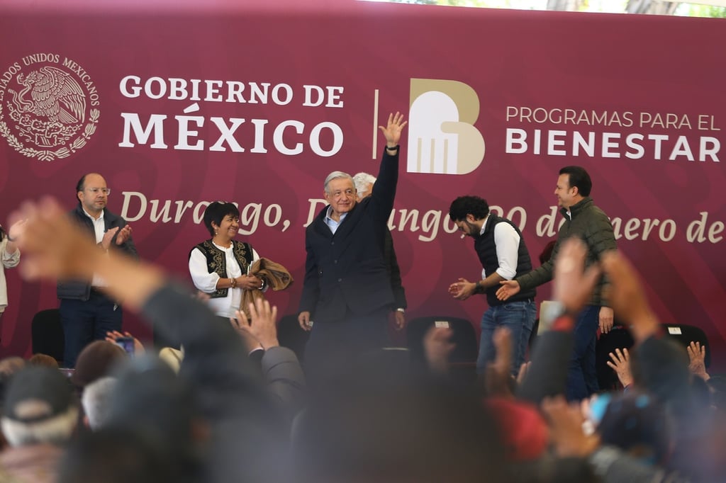 Postura. El Presidente, en su reciente visita a Durango, prometió regresar  en ocho meses a la inauguración del proyecto.