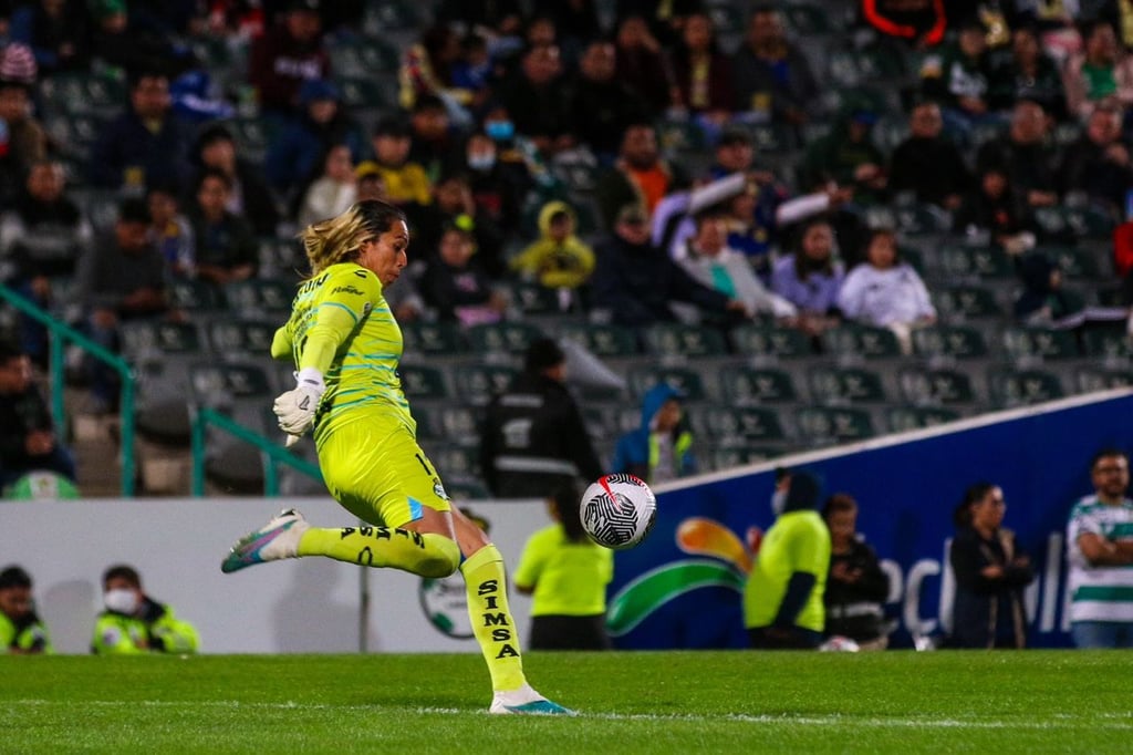 Pese a encajar 5 goles, todos en el complemento, la figura del encuentro fue la experimentada arquera albiverde, Gaby Herrera.
