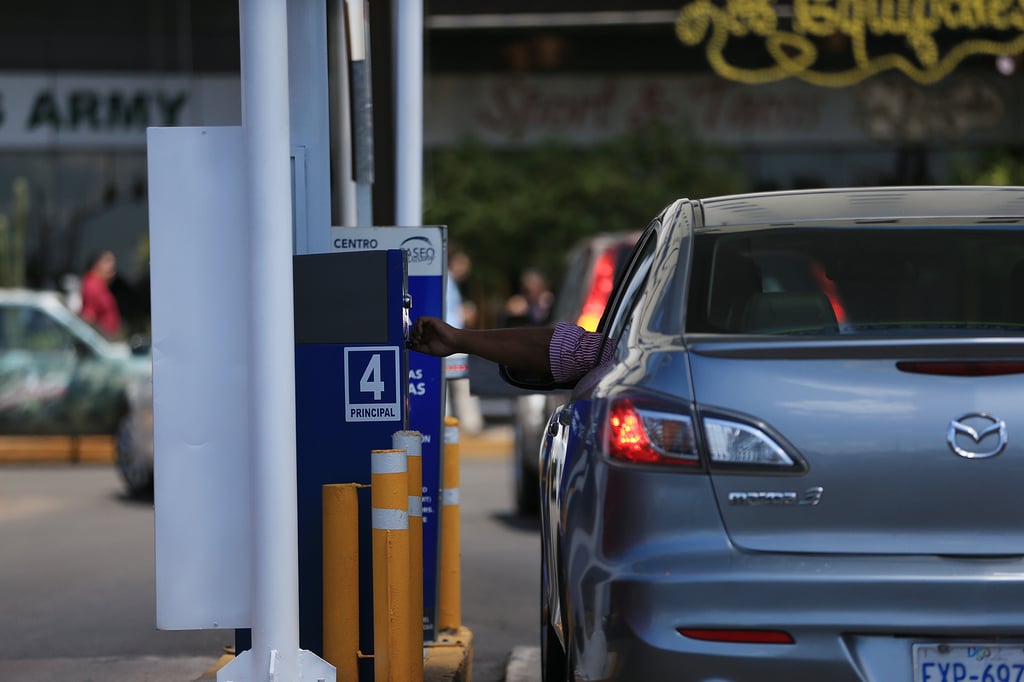 Punto Guadiana, Walmart y Paseo siguen amparados por cobro de estacionamiento