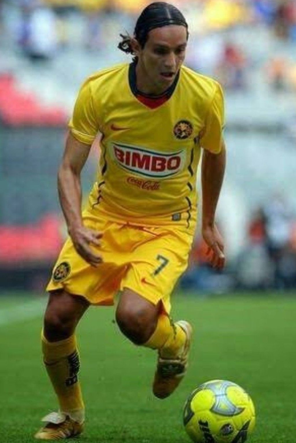 Duelo amarillo. Exestrellas de las Águilas del América disputarán un partido amistoso en el Estadio Francisco Zarco.