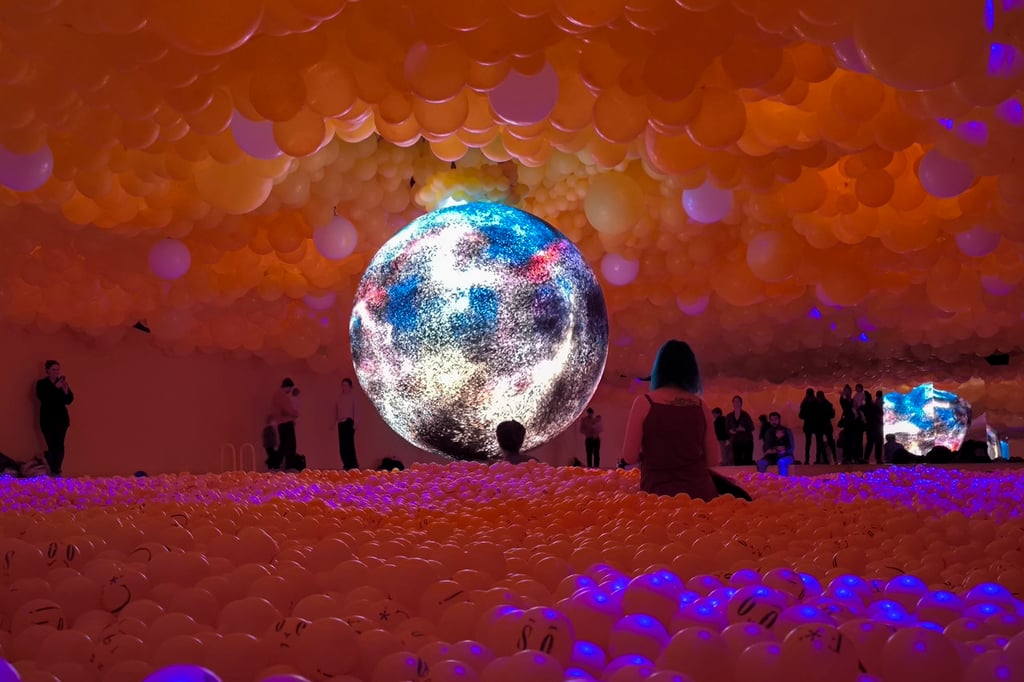 Ubicación. La exposición titulado 'Emocionaire' se presentó en Londres, a orillas del Támesis.