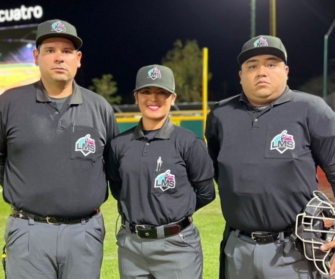 Rogelio Olivas (derecha) ya es parte de la historia del softbol. (Especial)