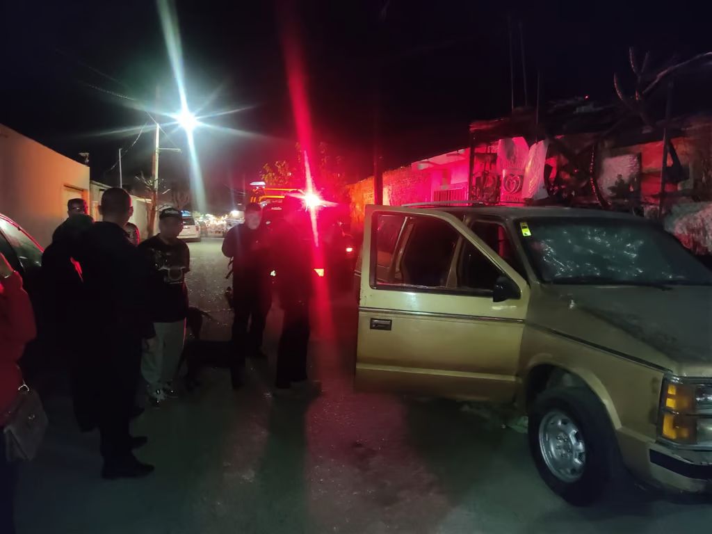Encuentran a hombre sin vida dentro de una camioneta en Gómez Palacio