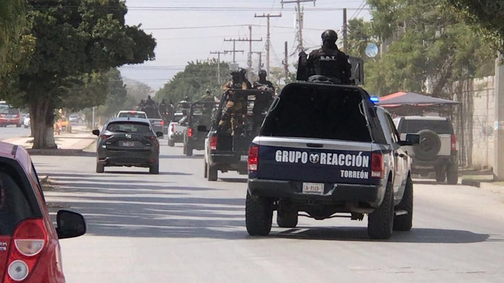 Operativo. Elementos de diversas corporaciones se movilizaron para la detención y traslado del titular de la Dirección de Seguridad Pública de Gómez Palacio.