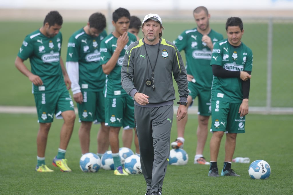En el caso de Héctor Raymundo, ya fue auxiliar técnico con Benjamín Galindo, con un campeonato de la Liga MX en el Clausura 2012, así como un subcampeonato en el Apertura 2011. (ARCHIVO)