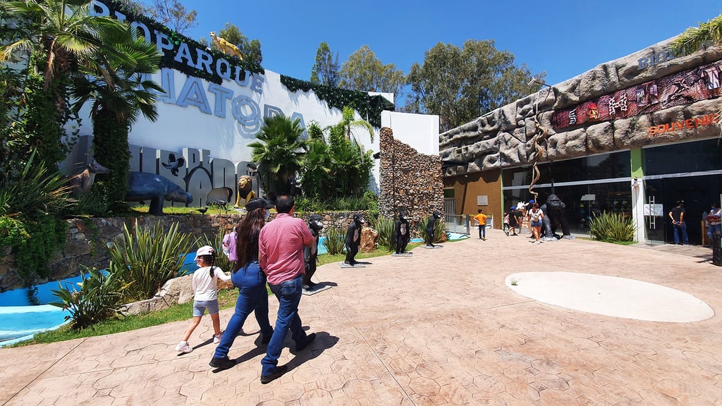 Visitas. En fin de semana el zoológico Sahuatoba, es uno de los paseos más visitados por las familias en la capital.